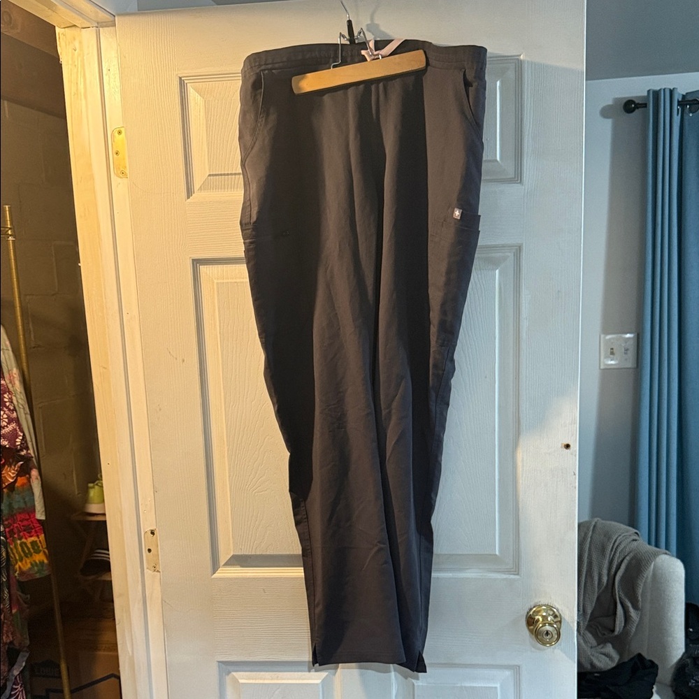 Figs YOLA scrub pants